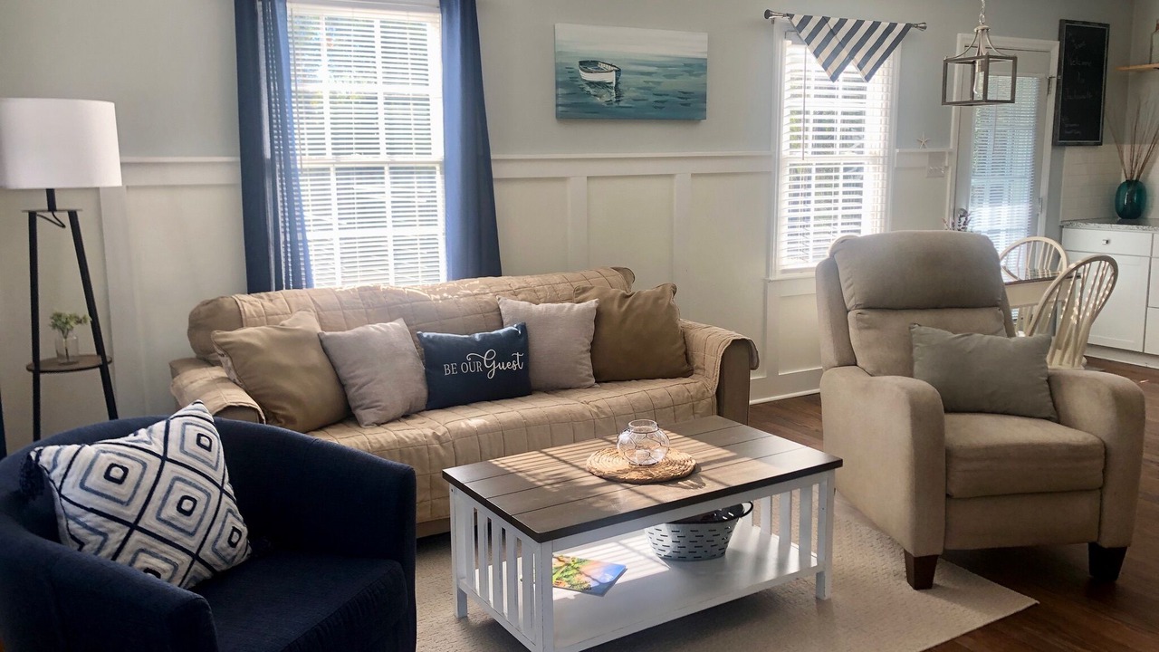 Photo of Livingroom in McCutcheon Field