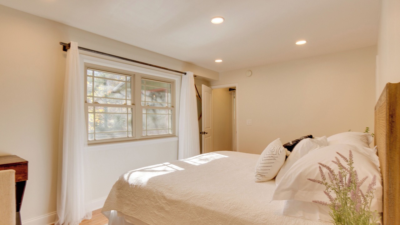 Photo of Bedroom in Tuxedo