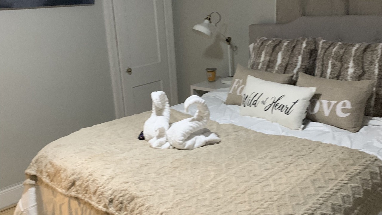 Photo of Bedroom in Villa Heights