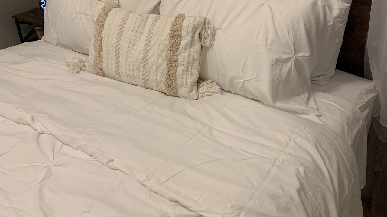 Photo of Bedroom in Villa Heights