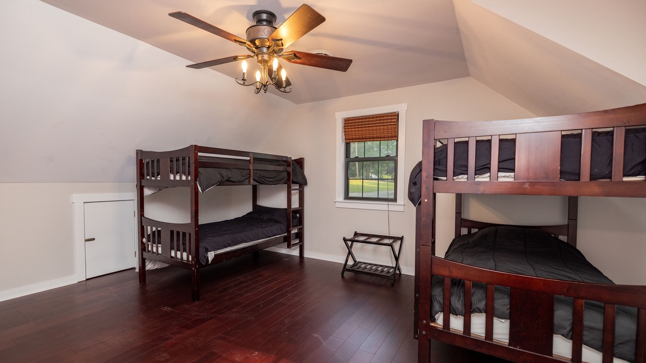 Photo of Bedroom in Wise