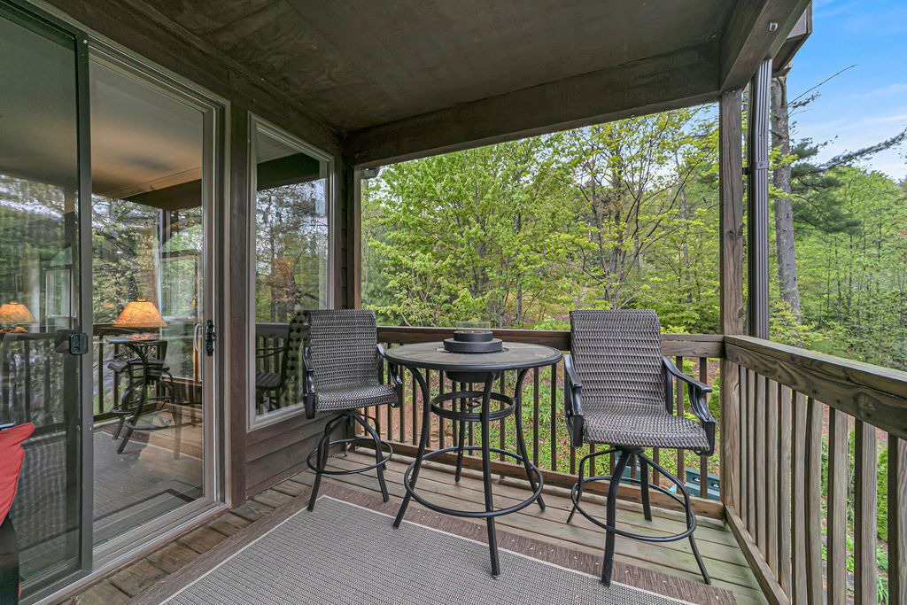 Photo of Patio Balcony in Lake Toxaway