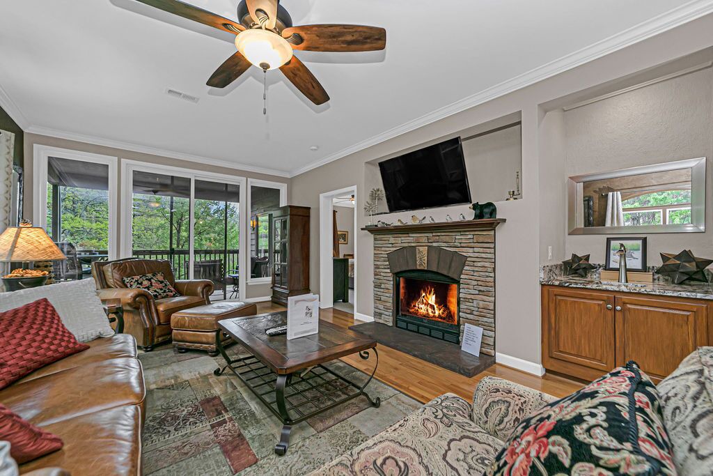 Photo of Livingroom in Lake Toxaway