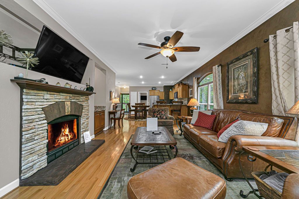 Photo of Livingroom in Lake Toxaway