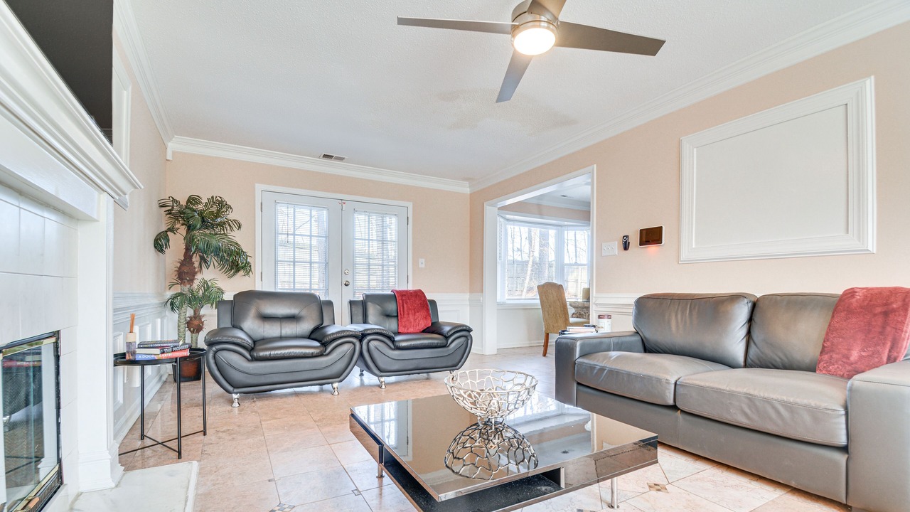 Photo of Livingroom in Northeast Raleigh