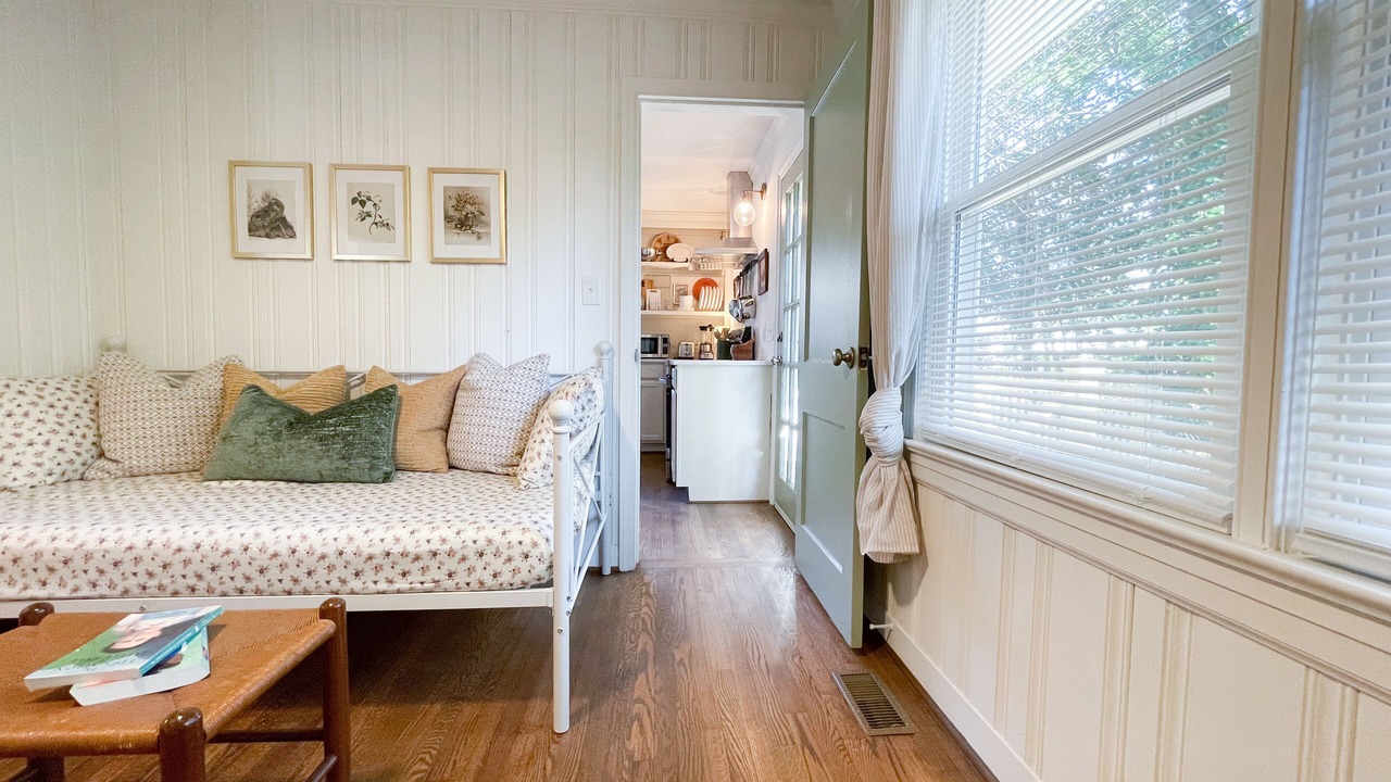 Photo of Livingroom in Lindley Park