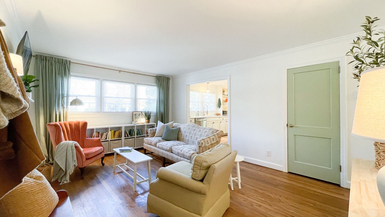 Photo of Livingroom in Lindley Park