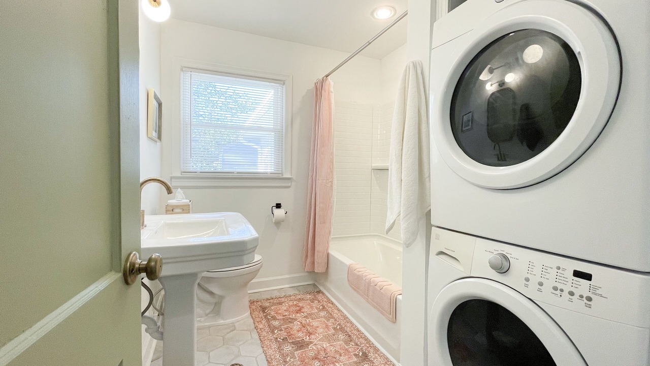 Photo of Bathroom in Lindley Park
