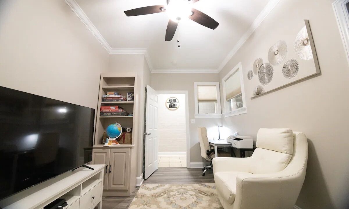 Photo of Livingroom in Northeast Raleigh