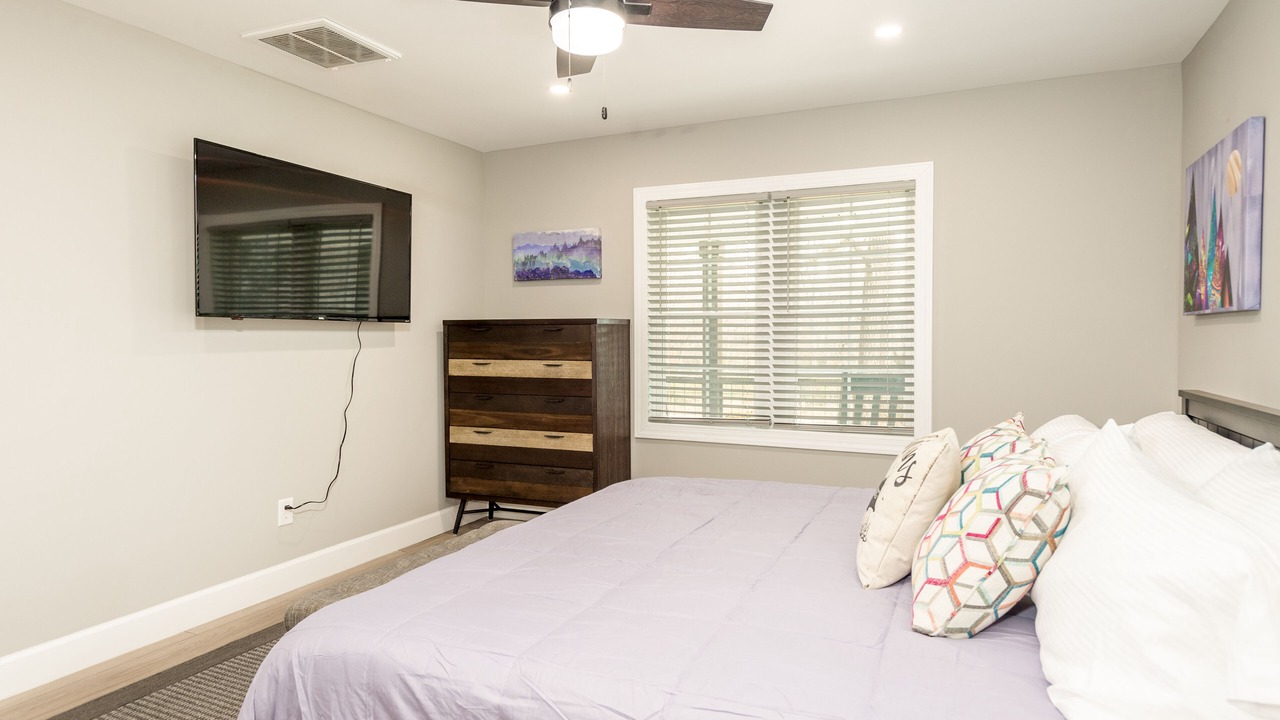 Photo of Bedroom in Swannanoa