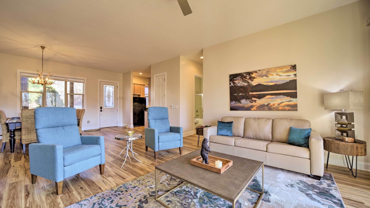 Photo of Livingroom in Whittier