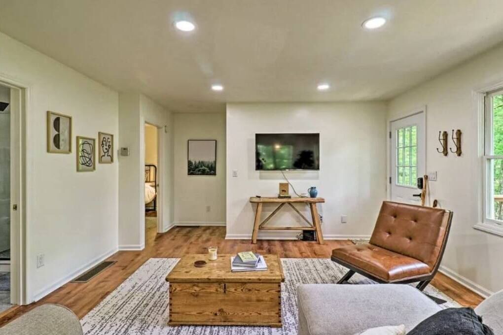 Photo of Livingroom in Mirror Lake