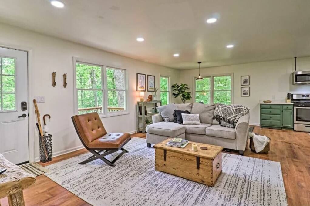 Photo of Livingroom in Mirror Lake