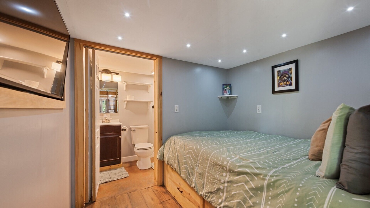 Photo of Bedroom in Cullowhee