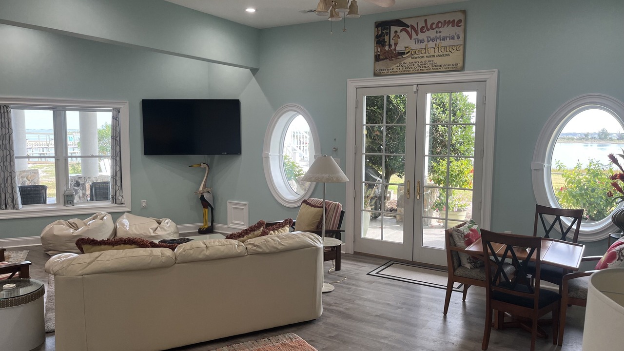 Photo of Livingroom in Newport