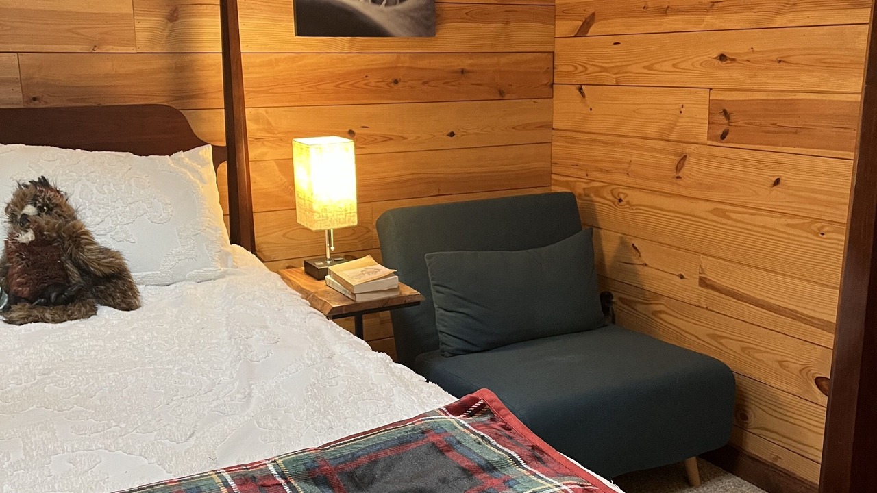 Photo of Bedroom in Seven Devils
