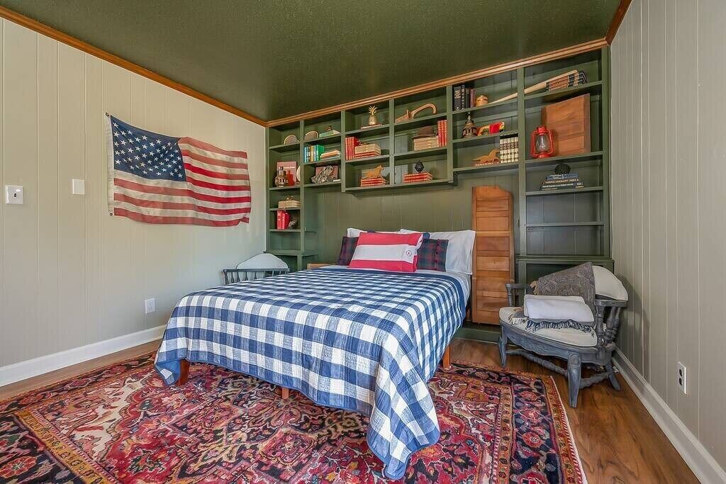 Photo of Bedroom in Tryon