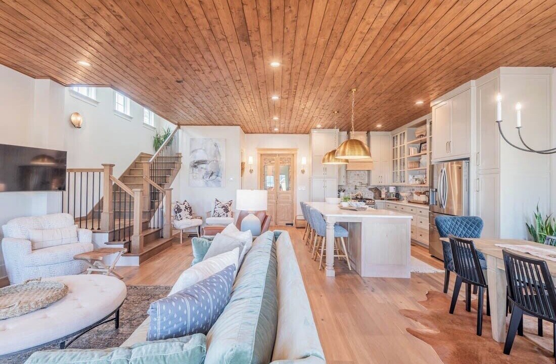 Photo of Livingroom in Guntersville