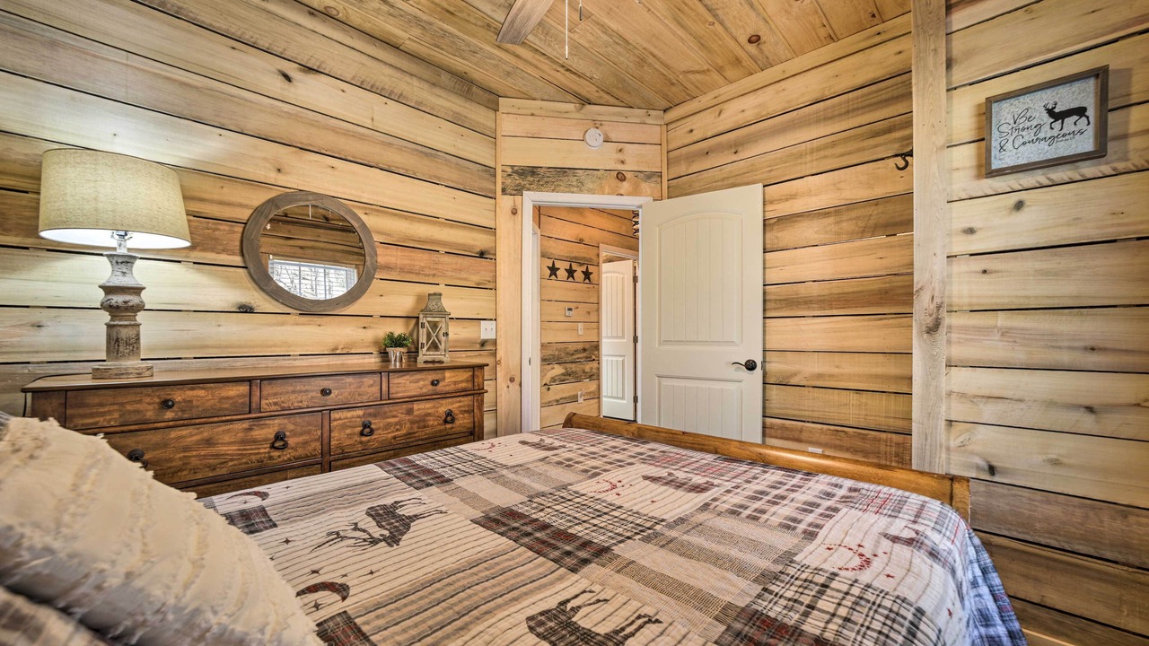 Photo of Bedroom in Pisgah Forest