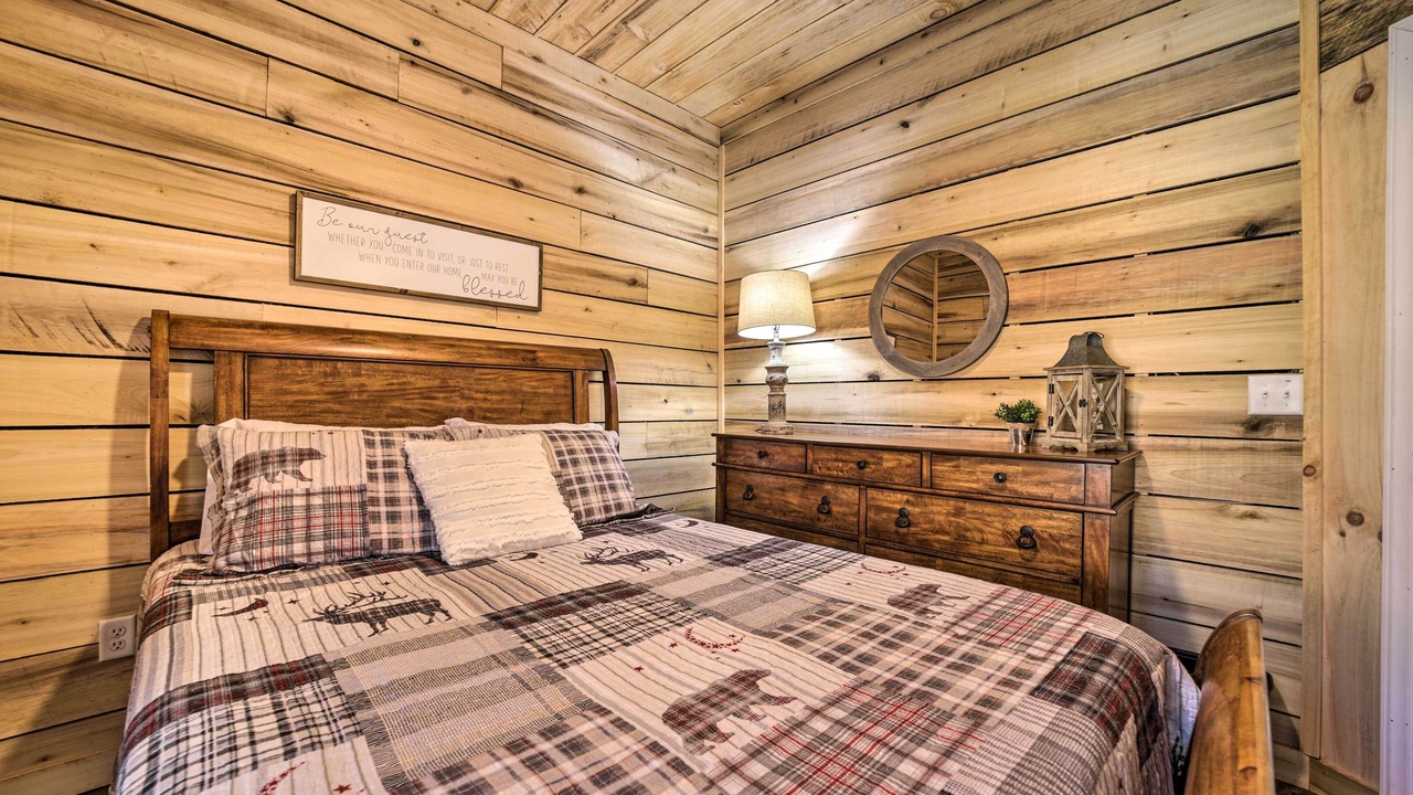 Photo of Bedroom in Pisgah Forest