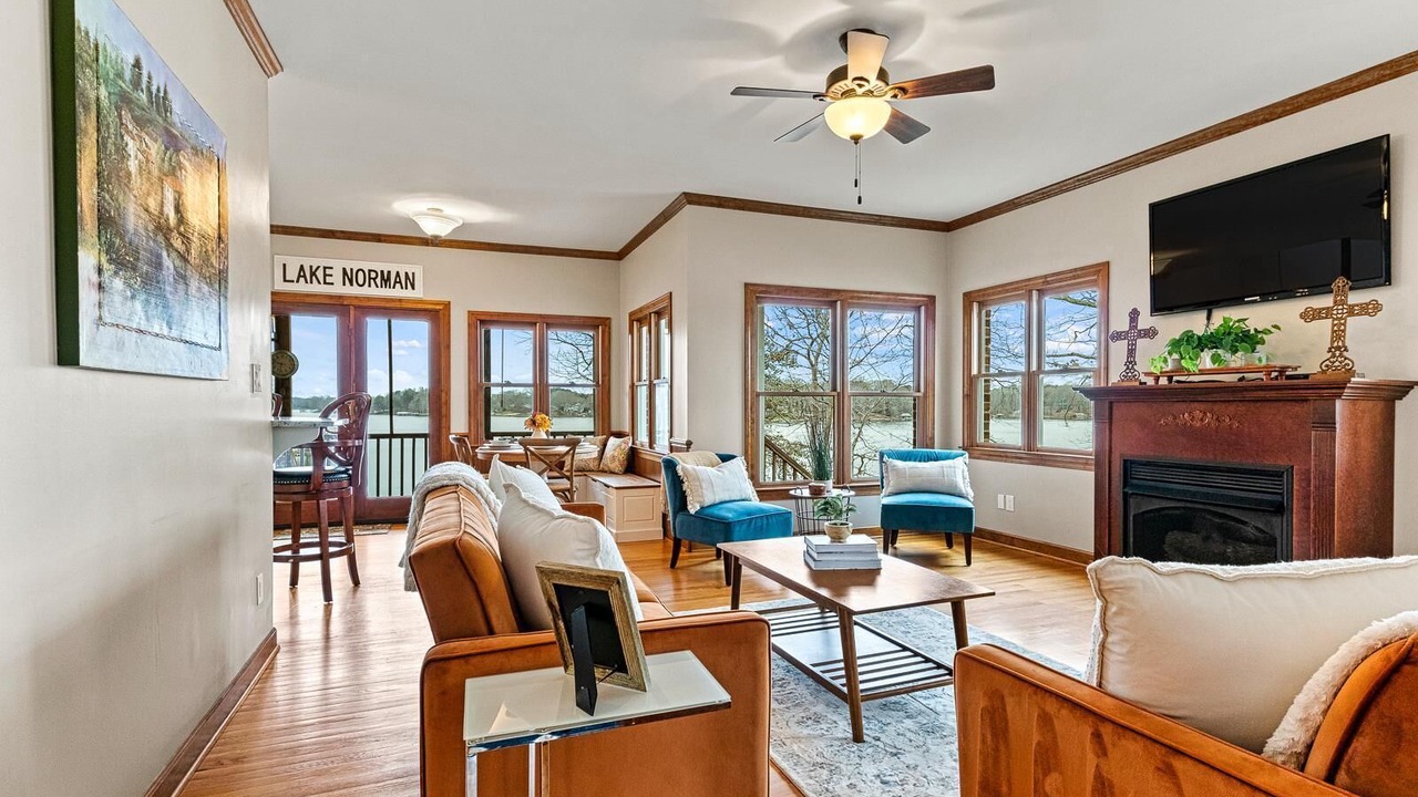 Photo of Livingroom in Barium Springs