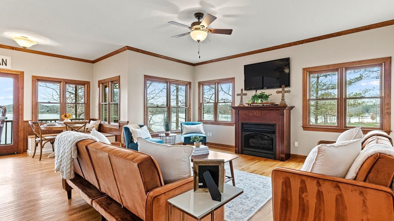 Photo of Livingroom in Barium Springs