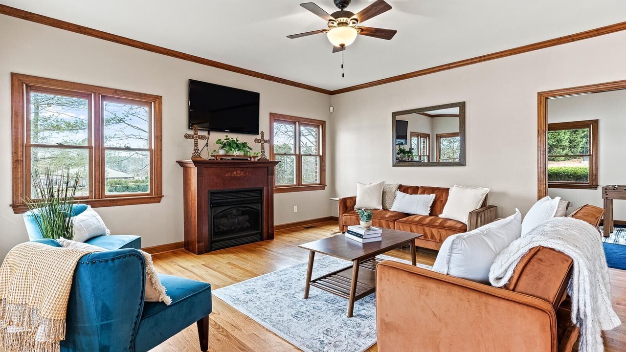 Photo of Livingroom in Barium Springs