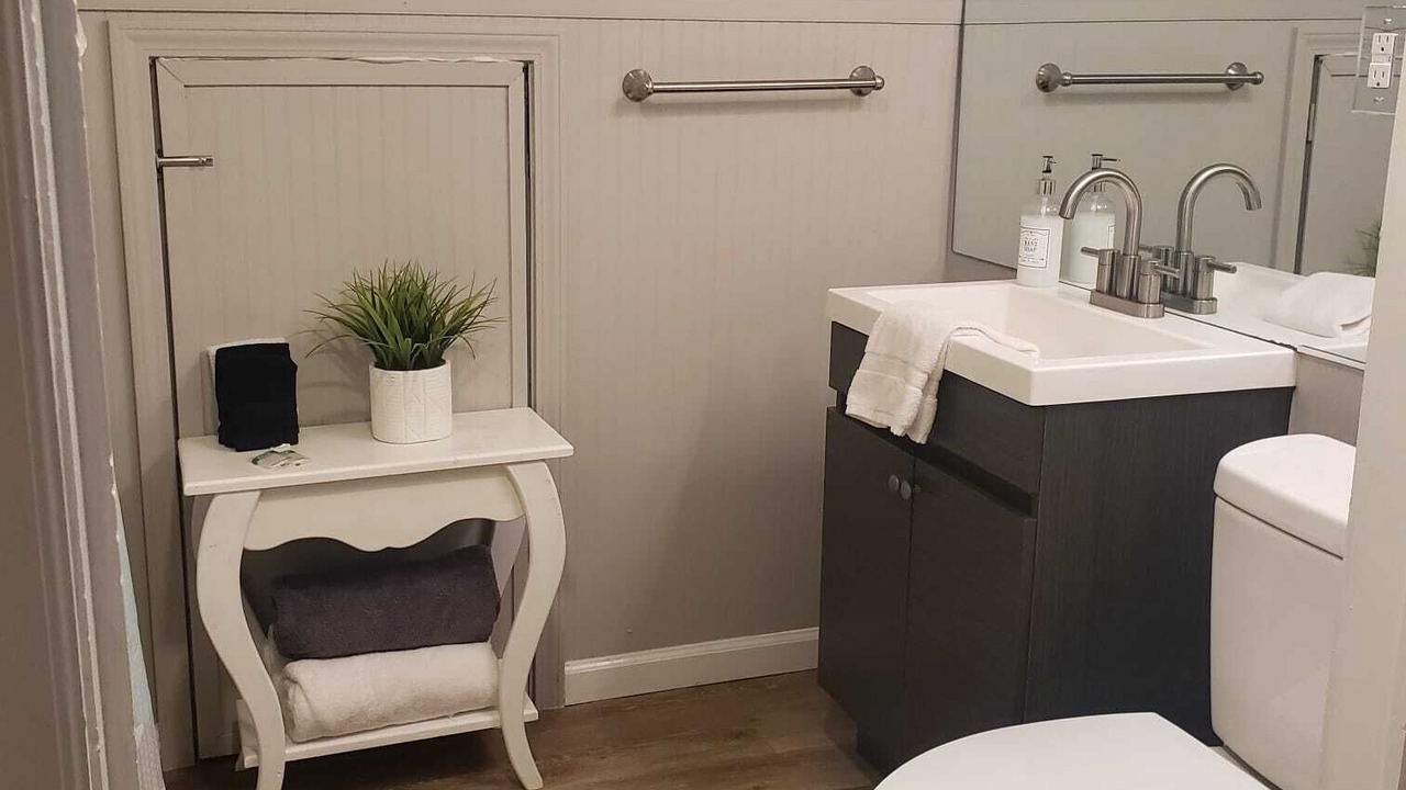 Photo of Bathroom in Long View