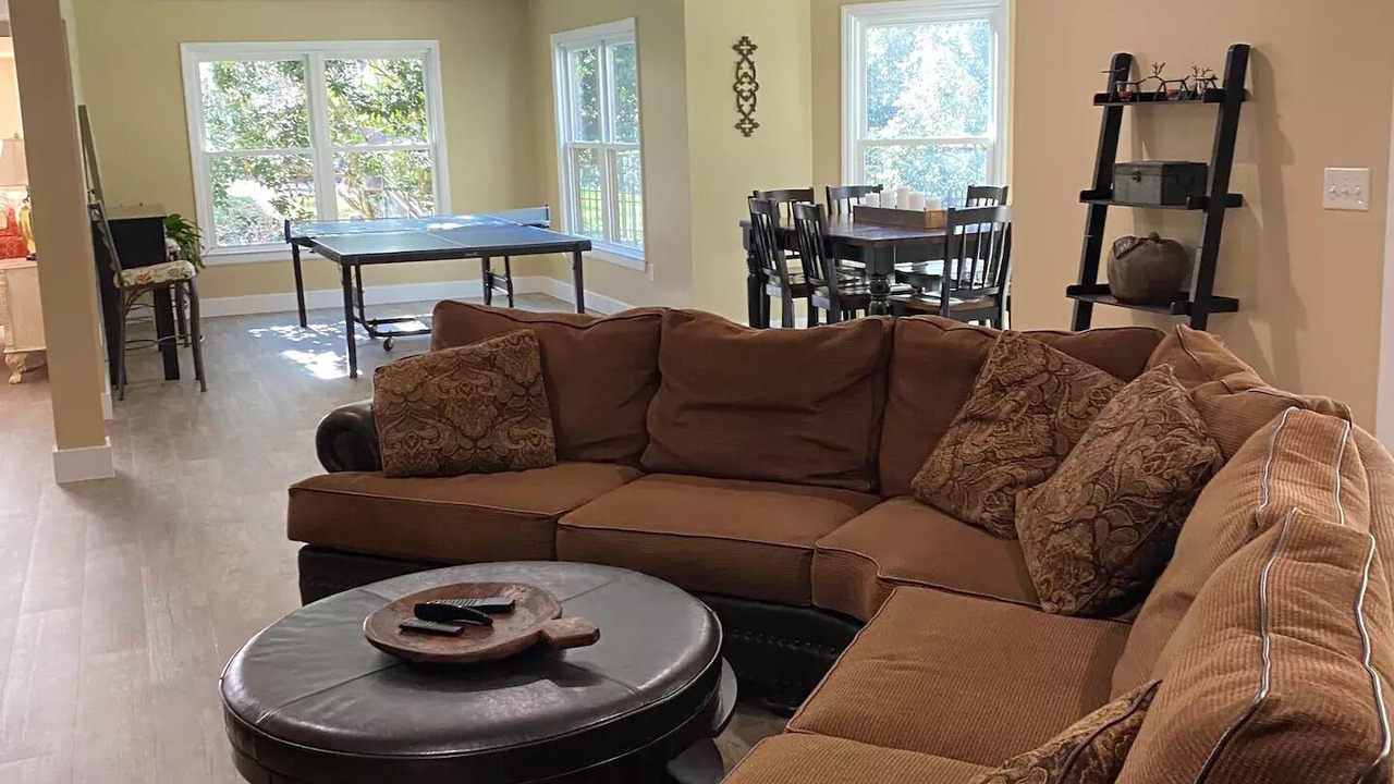 Photo of Livingroom in Matthews