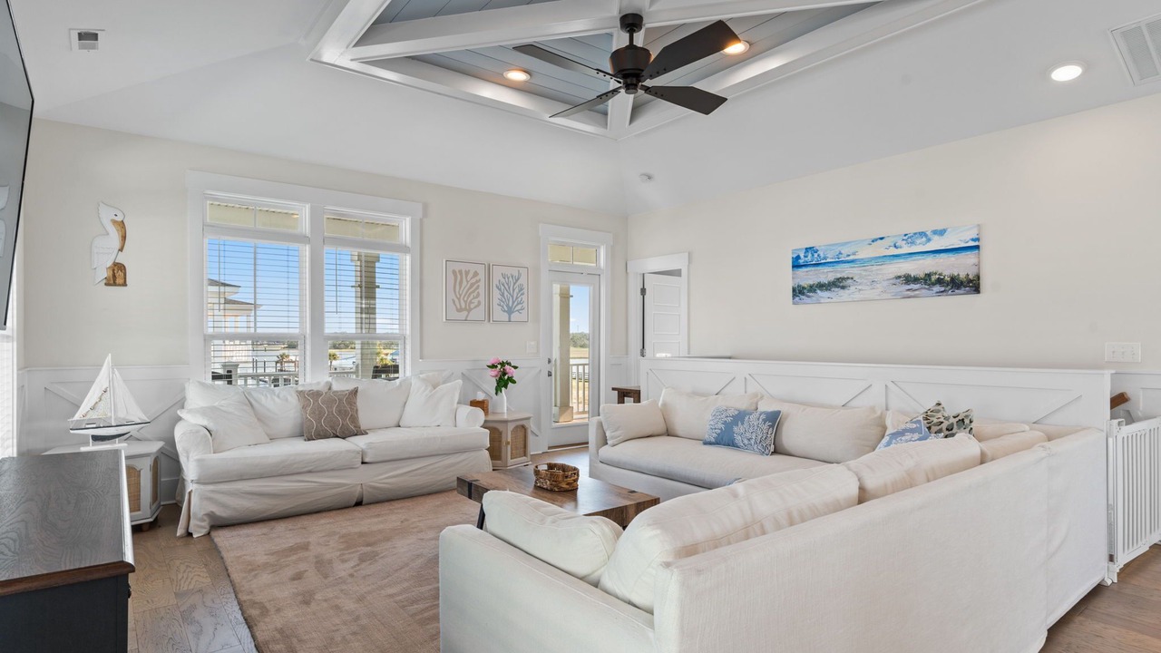 Photo of Livingroom in Oak Island