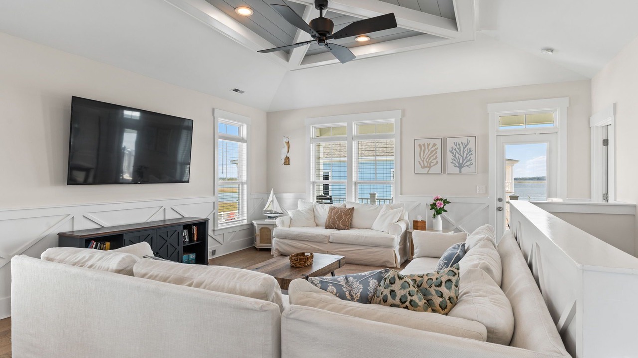 Photo of Livingroom in Oak Island