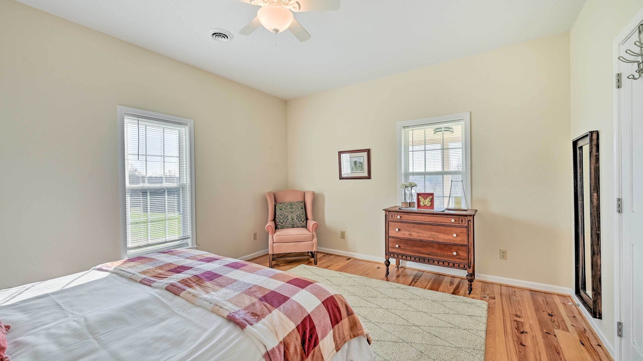 Photo of Bedroom in Elkin
