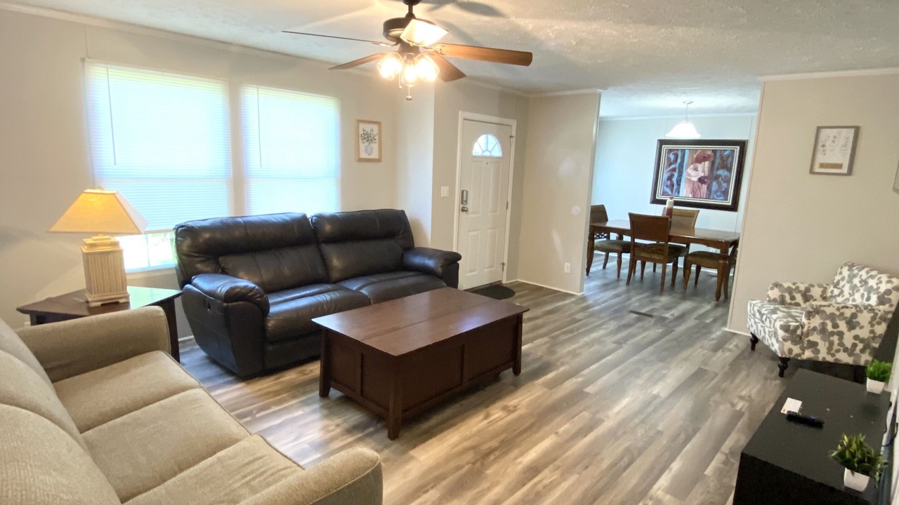 Photo of Livingroom in McCutcheon Field