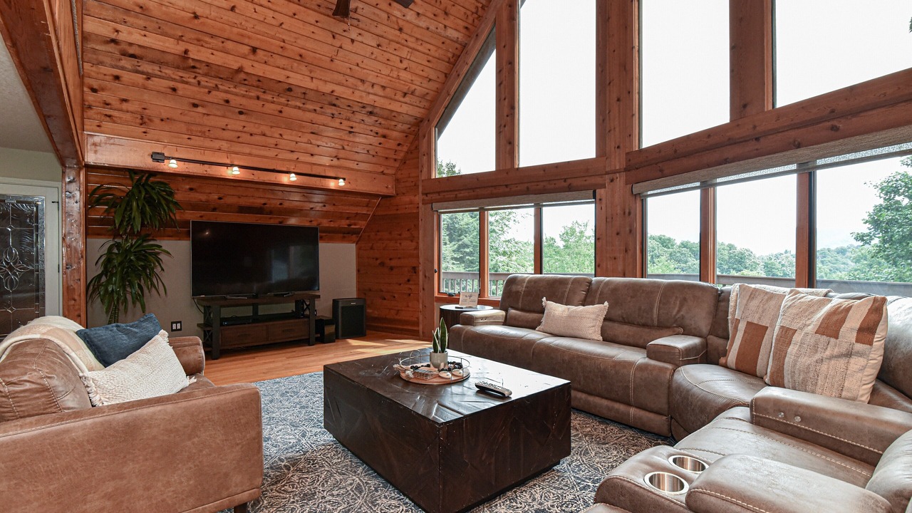Photo of Livingroom in Bent Creek