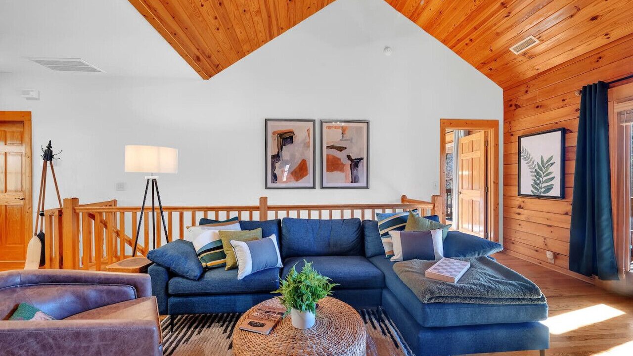 Photo of Livingroom in Lake Norman of Catawba