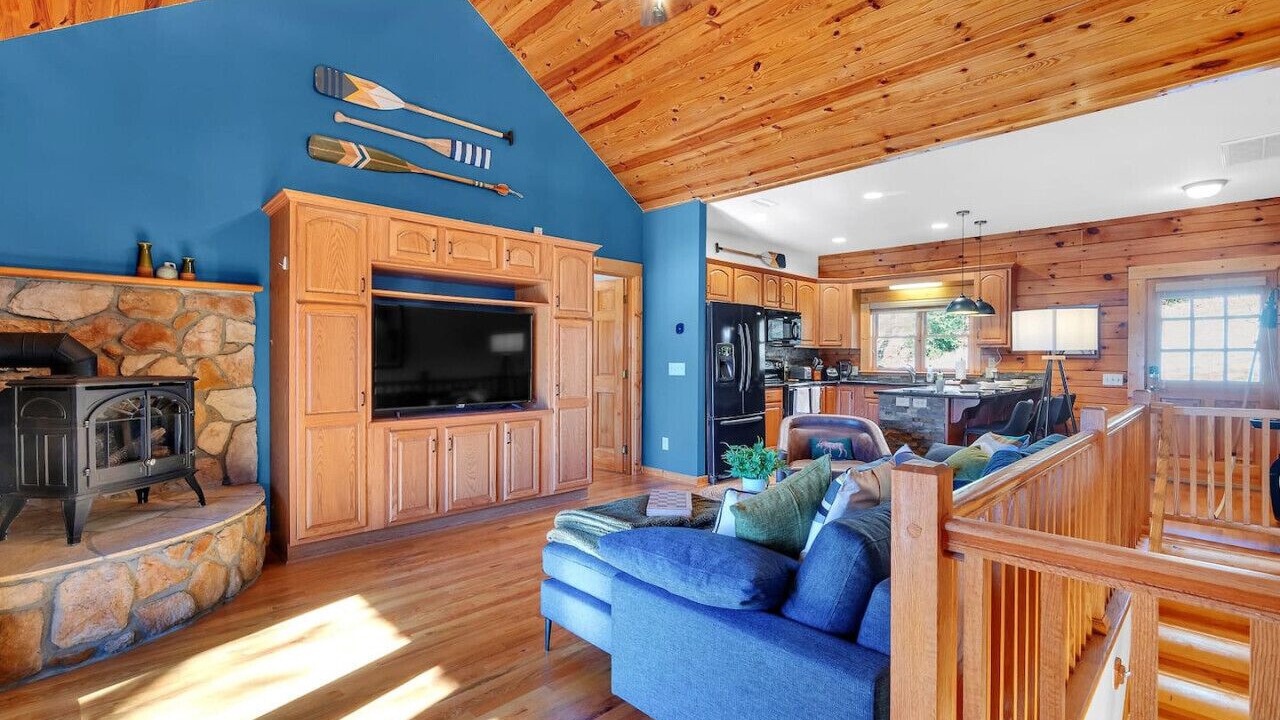 Photo of Livingroom in Lake Norman of Catawba