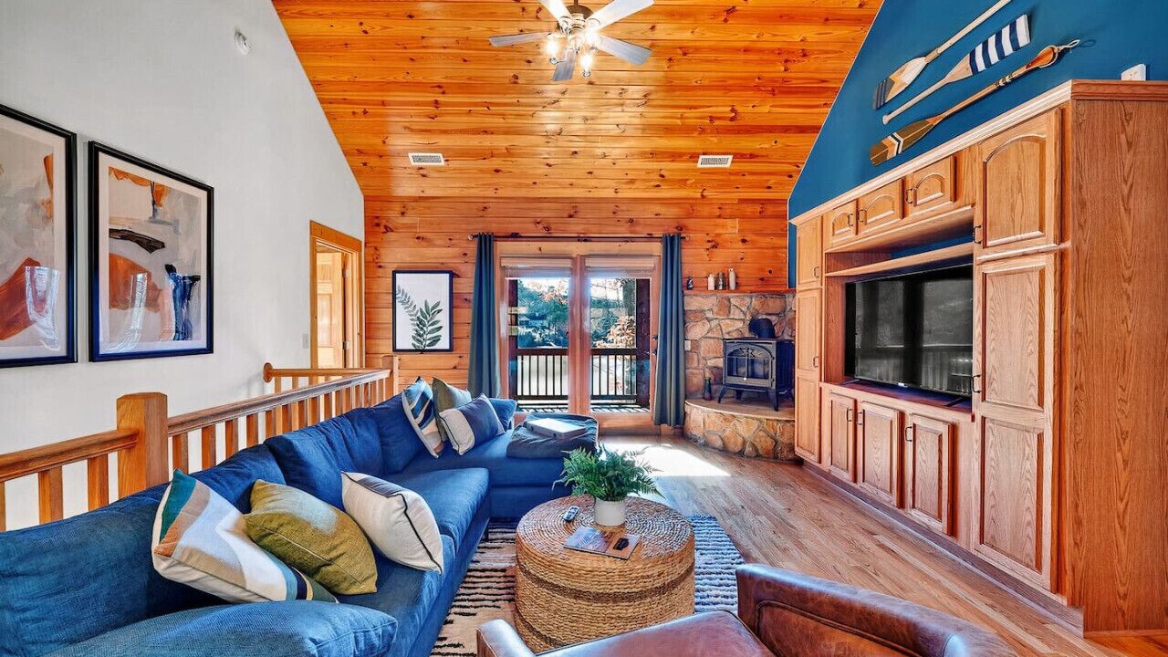 Photo of Livingroom in Lake Norman of Catawba