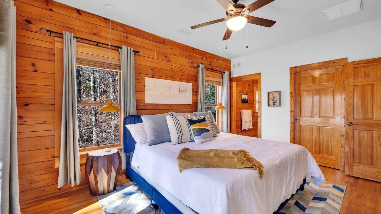 Photo of Bedroom in Lake Norman of Catawba