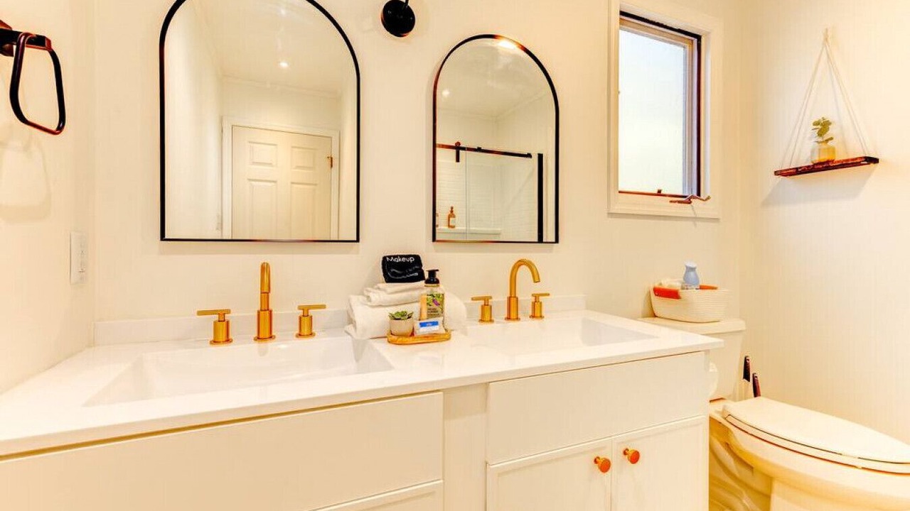 Photo of Bathroom in Pine Knoll Shores
