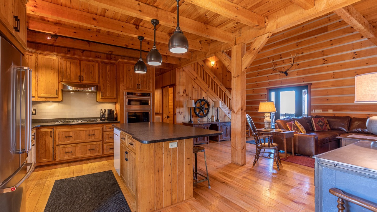 Photo of Livingroom in West Jefferson