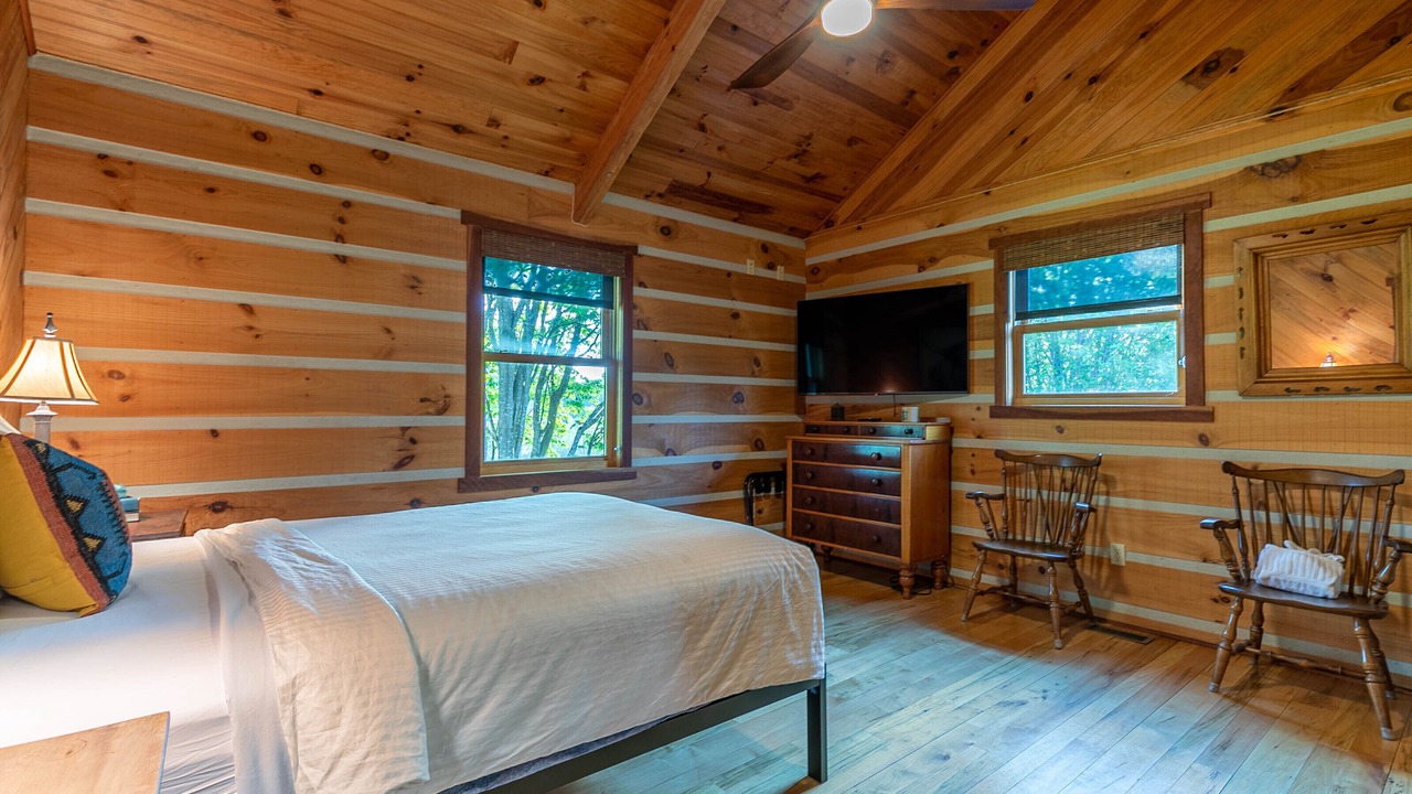 Photo of Bedroom in West Jefferson