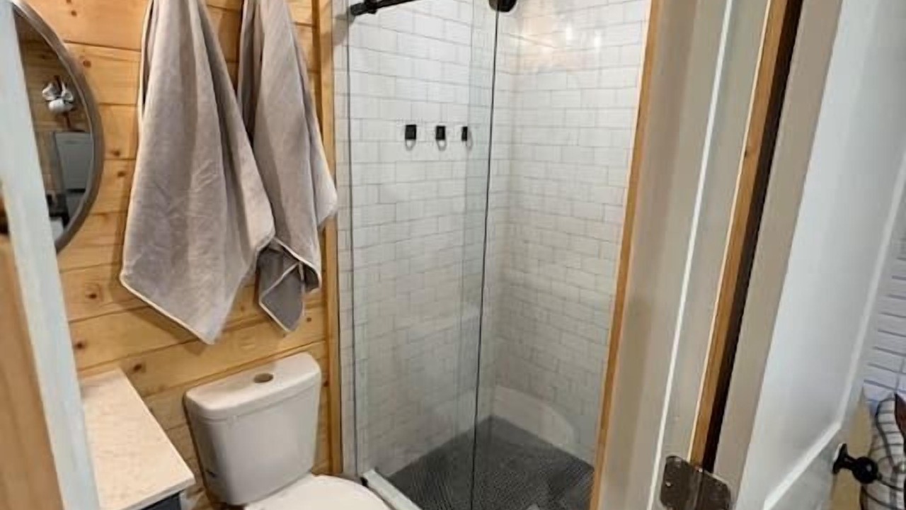 Photo of Bathroom in Apple Ridge