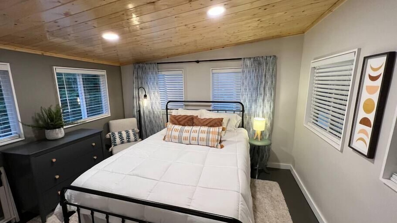 Photo of Bedroom in Apple Ridge