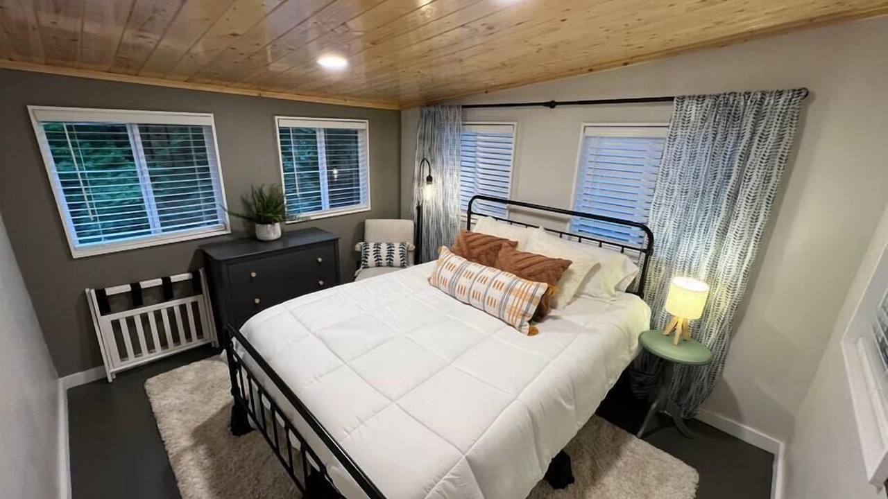 Photo of Bedroom in Apple Ridge