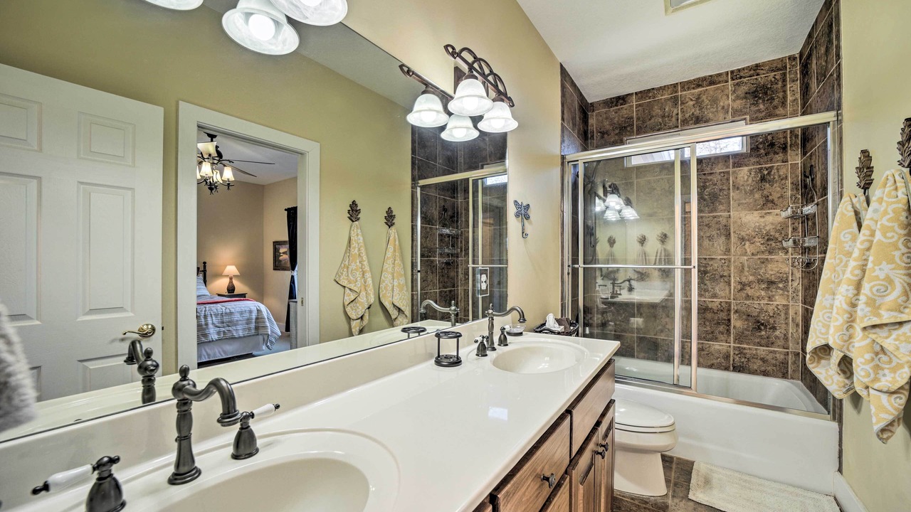 Photo of Bathroom in Glenville