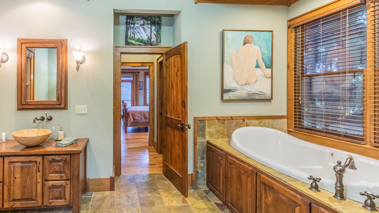 Photo of Bathroom in River Ridge