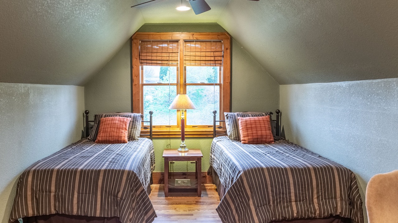 Photo of Bedroom in River Ridge