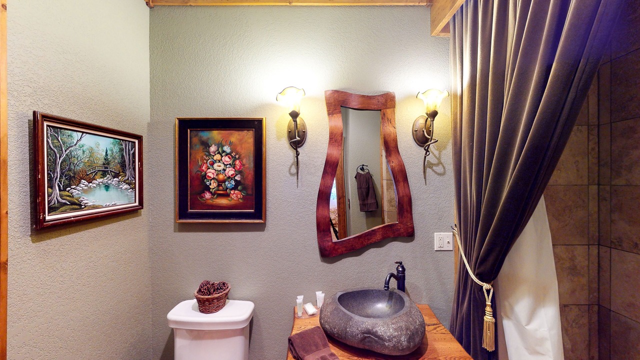 Photo of Bathroom in River Ridge