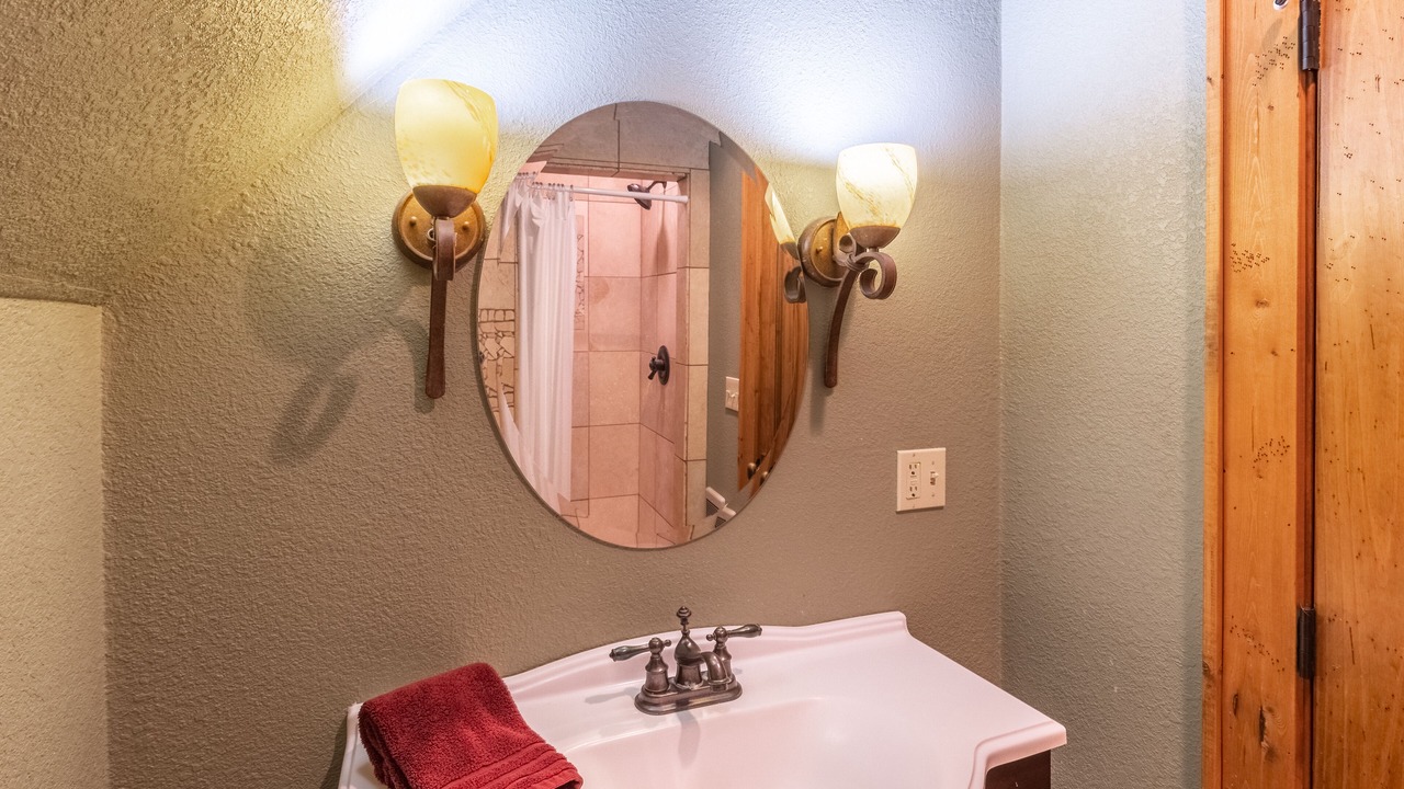 Photo of Bathroom in River Ridge