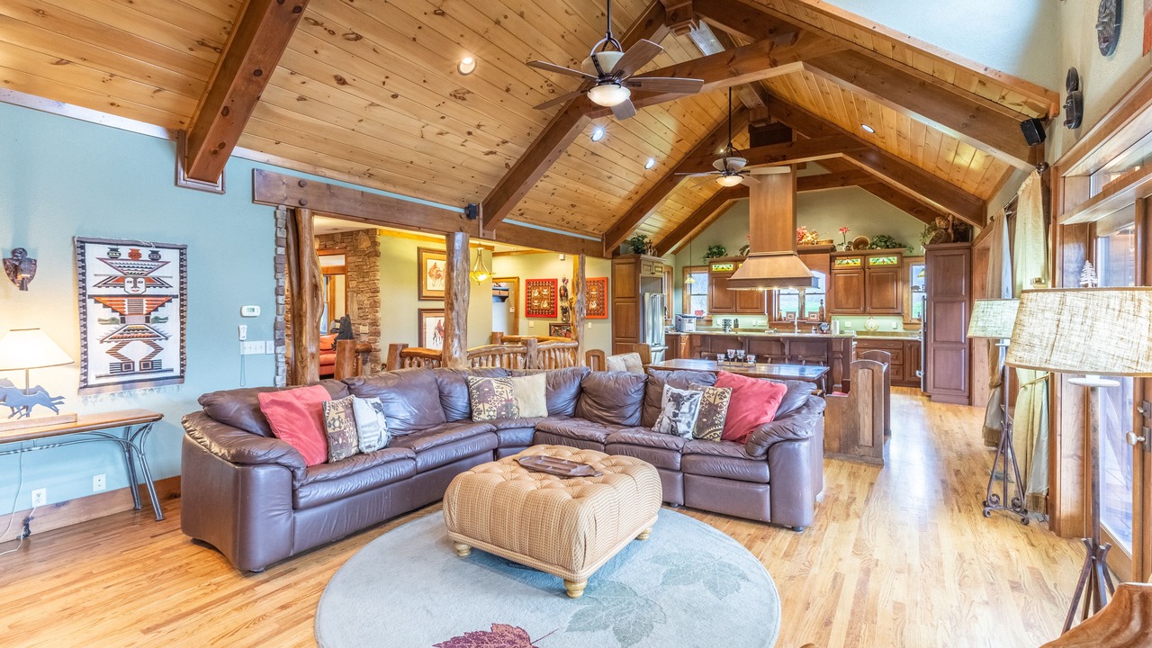 Photo of Livingroom in River Ridge